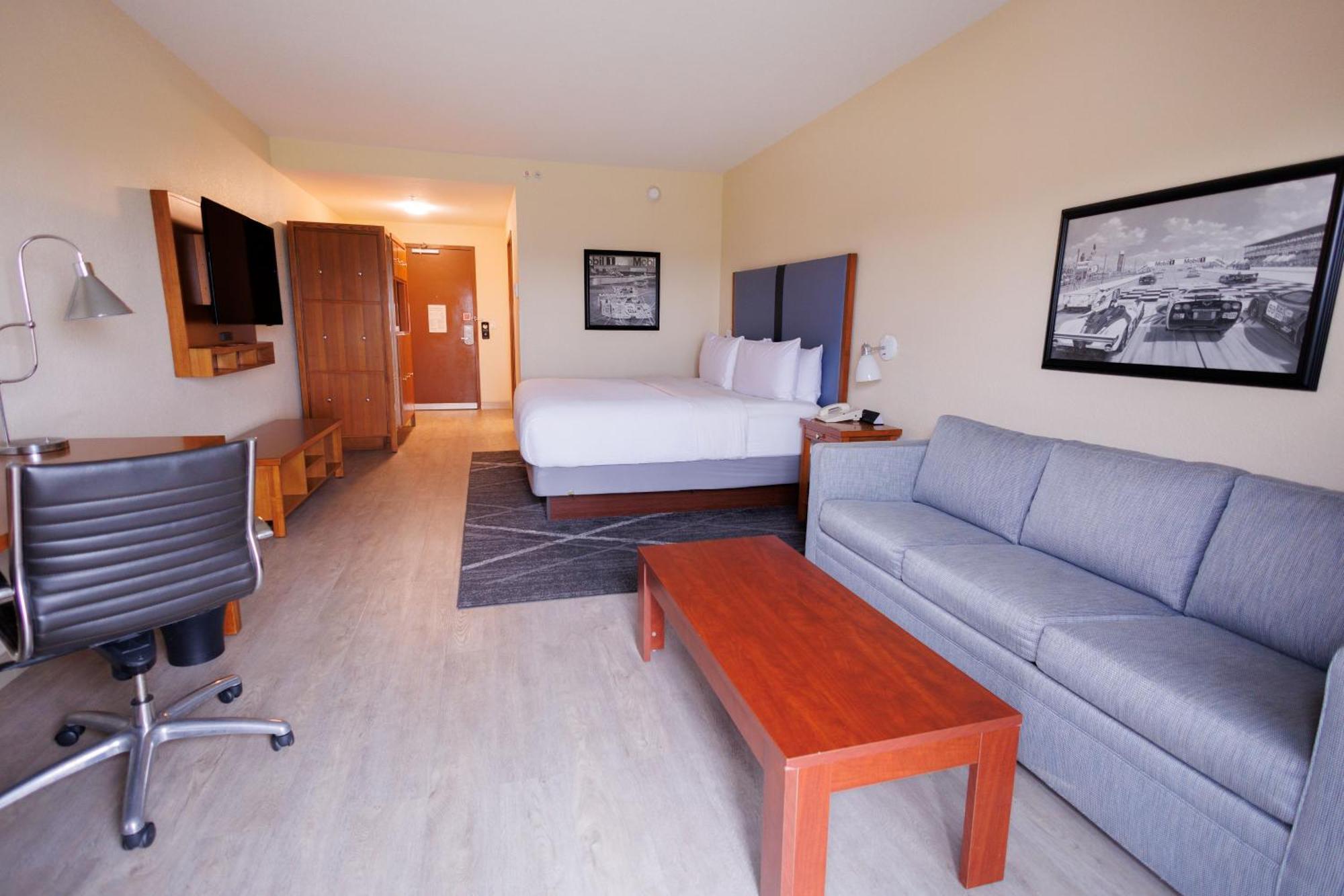 Hotel Seven Raceway Sebring